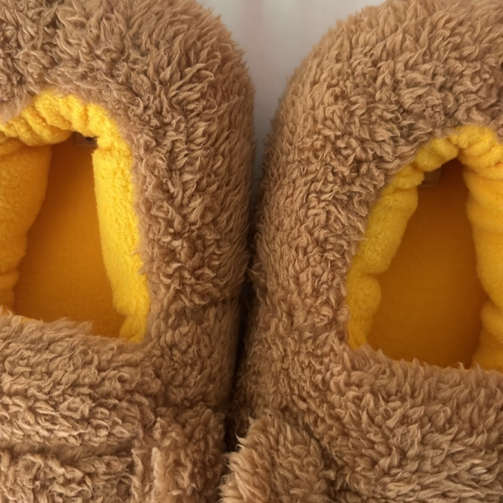 ❤️3 for $15!❤️ 
Adorable Dearfoam slippers, size4/5! Puppies! - Picture 4 of 6